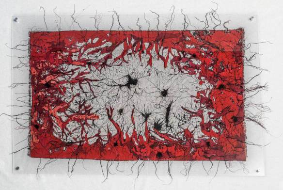 Alessandra Sequeira. Caligrafía cuántica. 97X70 cm. Ink and embroidery over silk.